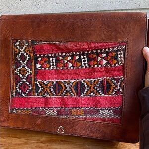 🤍Handcrafted Leather Messenger Bag with Kilim Rug
